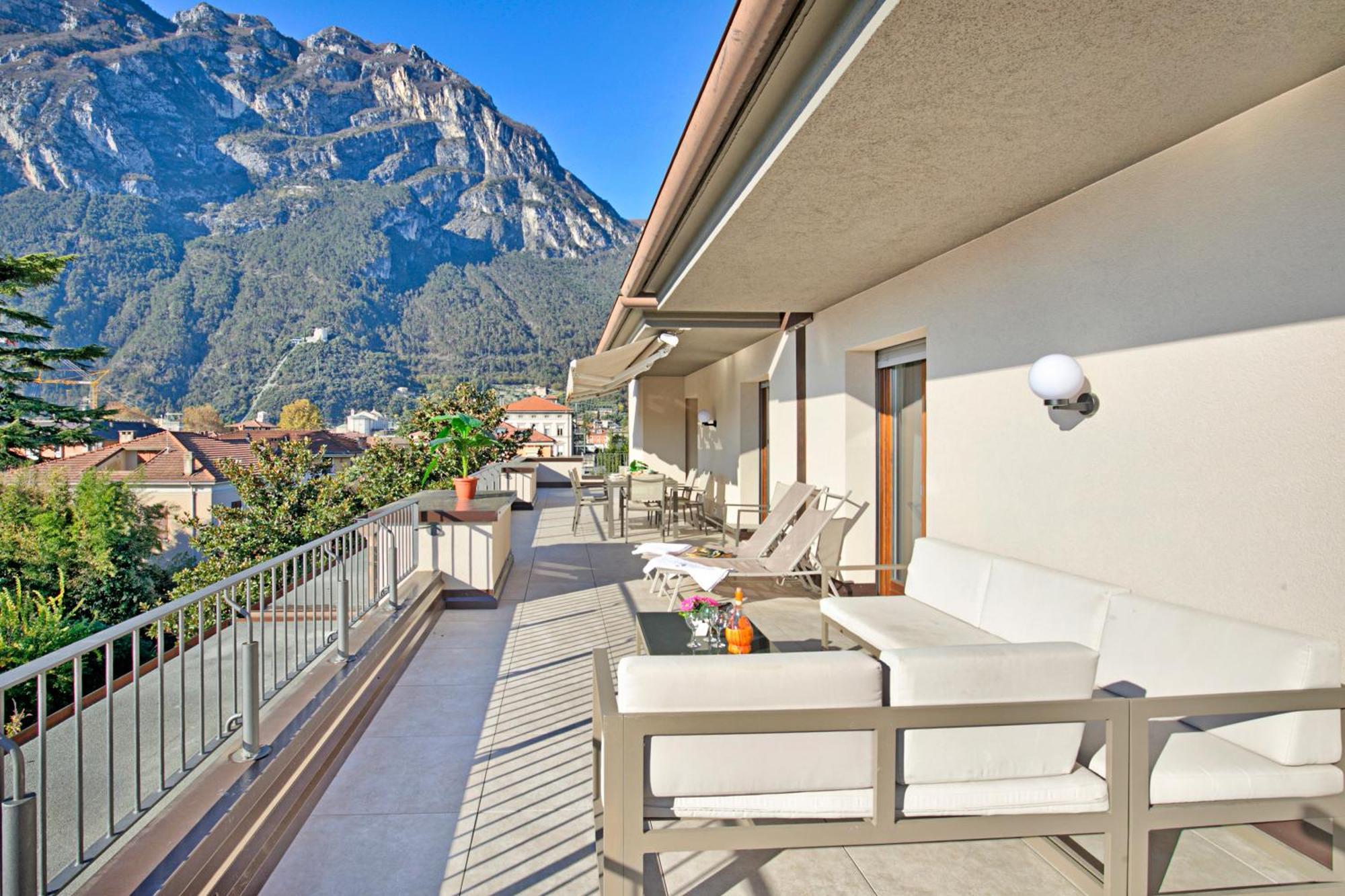 Antares150M From The Lake - Happy Rentals Riva del Garda Extérieur photo